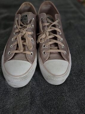 Converse Chuck Taylor Low Top Sneakers in Sparkling Rose